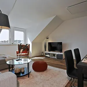 Apartment 'traveller Lodge' Grosszuegiges - 3 Bedroom 10min To Hbf, Full Kitchen, Homeoffice, Netflix, Wifi, Düsseldorf