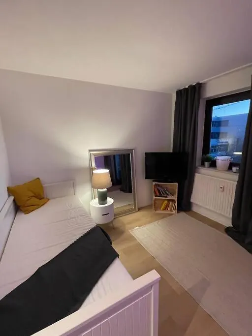 Schickes Apartment Mit Balkon In Dusseldorf Germany